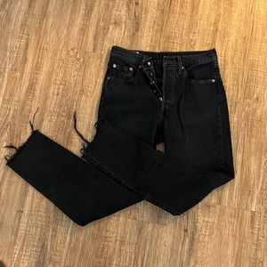 BNWOT Levi’s straight leg black jeans